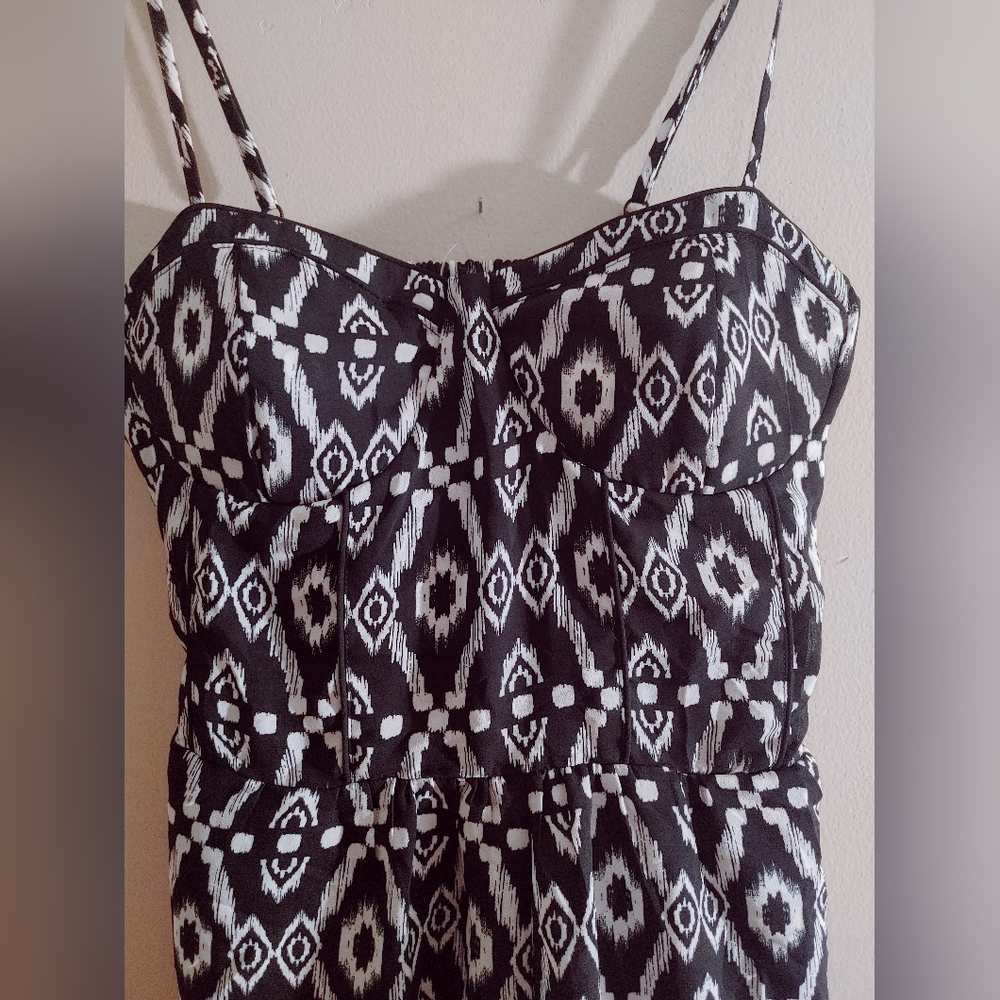 BAND OF GYPSIES | Women's Aztec Print Romper. Size M